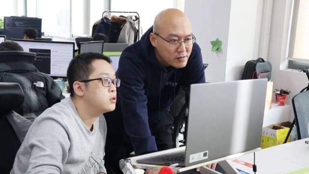 追求卓越 做创新研发的先锋者 邦邦汽服徐焕军荣获“感动人保十大人物”称号(图2)