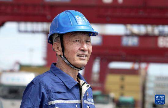 国家勋章和国家荣誉称号获得者｜许振超：精益求精做好本职工作，成为无愧于时代的劳动者(图4)