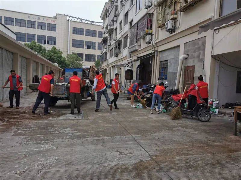 【巾帼竞芳华·致敬她力量】周柳月和66本凯发k8官网下载客户端的荣誉证书背后的故事(图3)