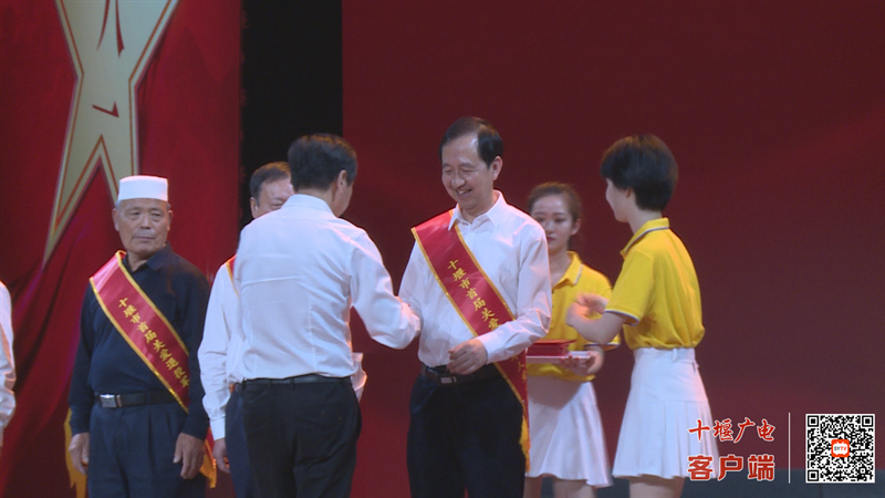 十堰人医荣获“十堰市关爱退役军人先进单位”称号