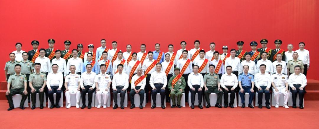 华山医院王正昕荣获2023年度上海“最美退役军人”荣誉称号！