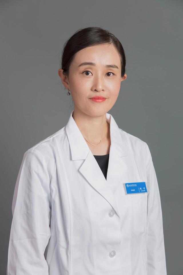 北医三院沈宁荣获“教书育人榜样”荣誉称号