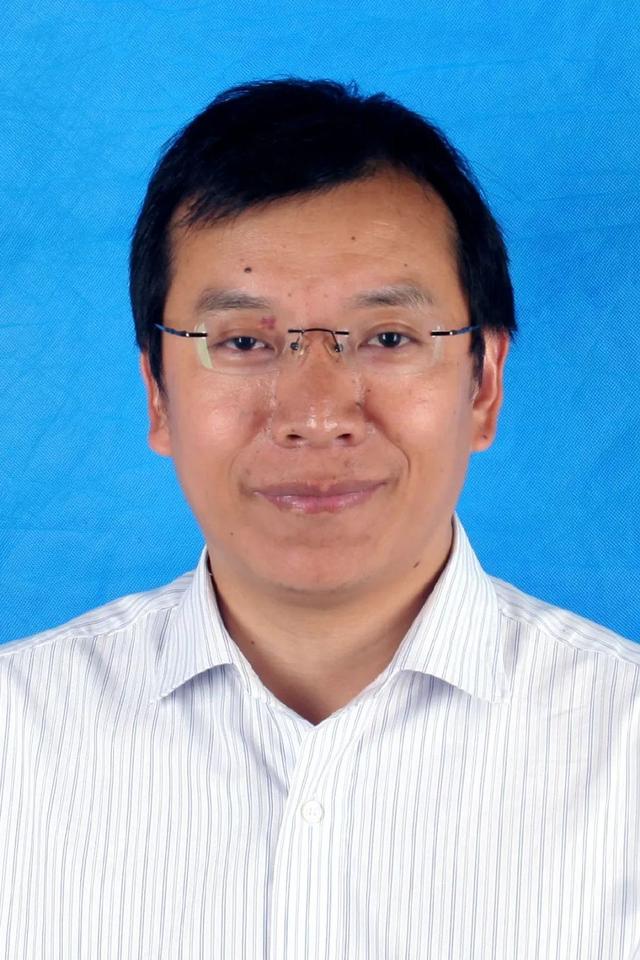 他，获得“全国对口支援西藏先进个人”荣誉称号！