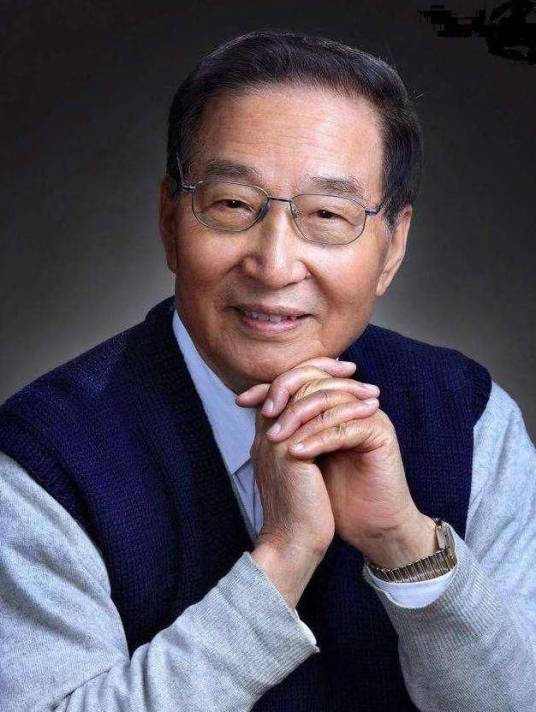 全国人民代表大会常务委员会关于在中华人民共和国成立七十五周年之际授予国家勋章和国家荣誉称号的决定