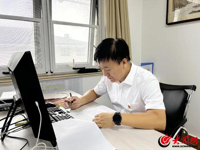 潍坊学院优秀校友陈义明荣获“全国优秀教师”称号