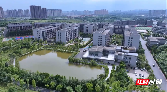 湖南汽车工程职业大学荣获“全国模范职工之家”荣誉称号