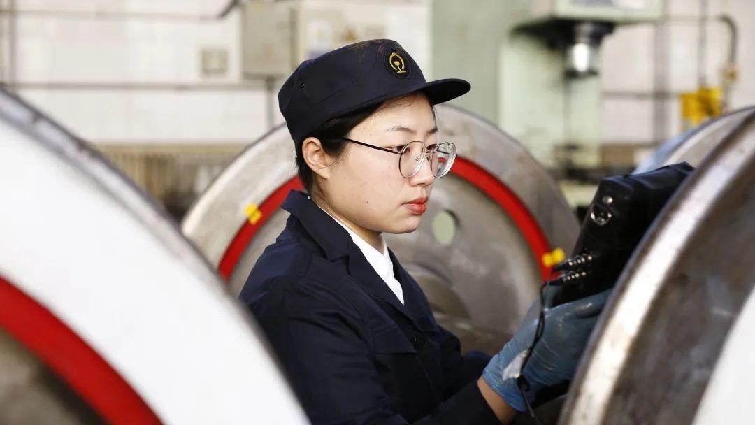 机车女“神探”获国家级荣誉，她的光芒这般闪耀