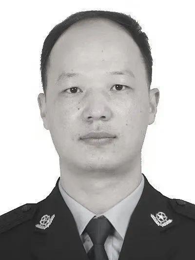 为保护群众因公牺牲，武汉民警蒋仲超被追授“优秀共产党员”称号