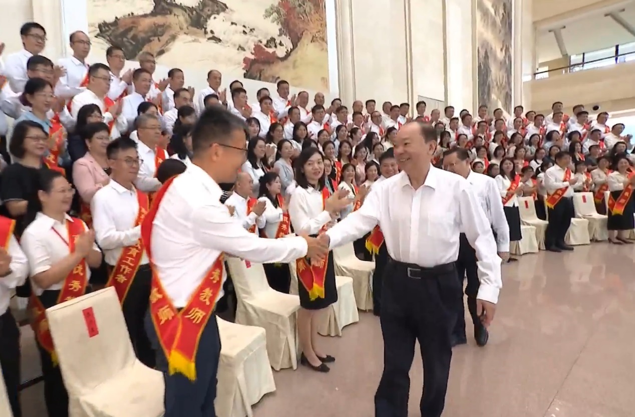 喜讯！广东省食品学会李汴生理事长荣获“南粤优秀教师”称号